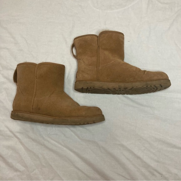 Ugg Classic Mini Boot Size 8 Tan Sheepskin - Picture 2 of 13